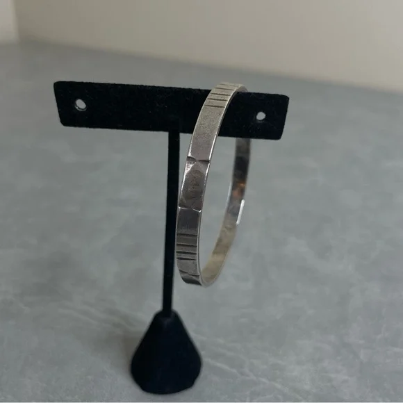 Vintage Mid-Century North African Silver Bangle Bracelet - Picture 3 of 9